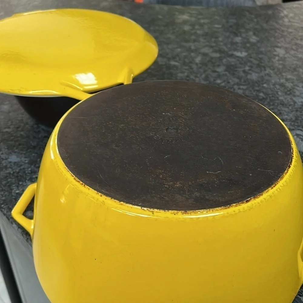 Copco Set of Two 6L Yellow and 2L Brown Cast Iron Pots with Lids